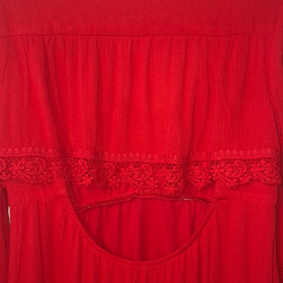 SOCIALITE Red Long Sleeve Lined Flowy V-Neck Dress - Picture 3 of 8